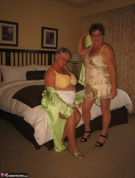 TAC Amateurs are pleased to offer you xxx pics featuring Girdle Goddess in lesbian fun scene